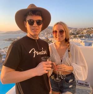 Meet your Posher, Adam